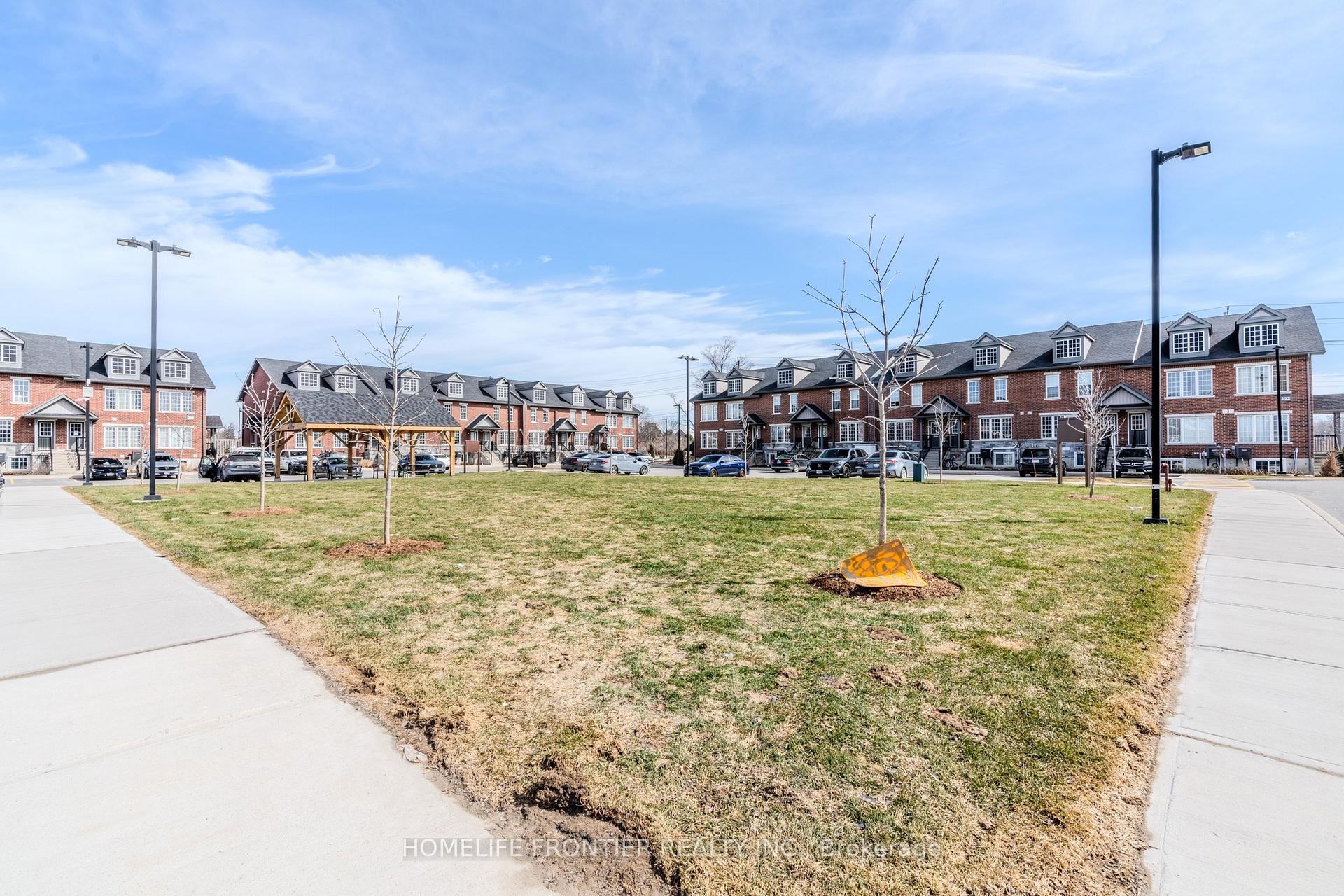 Photo 23 of Unit 16, 244 Penetanguishene Road, Barrie, Georgian Drive — HOMEH