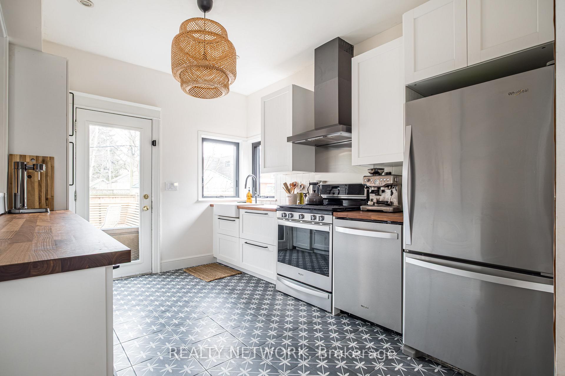 Photo 14 of 481 Aberdeen Avenue, Hamilton, Kirkendall — HOMEH