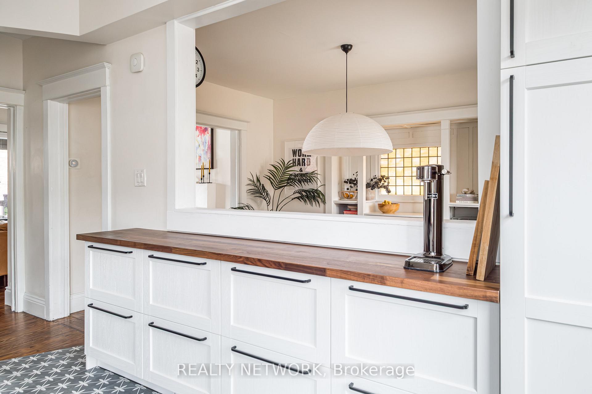 Photo 10 of 481 Aberdeen Avenue, Hamilton, Kirkendall — HOMEH