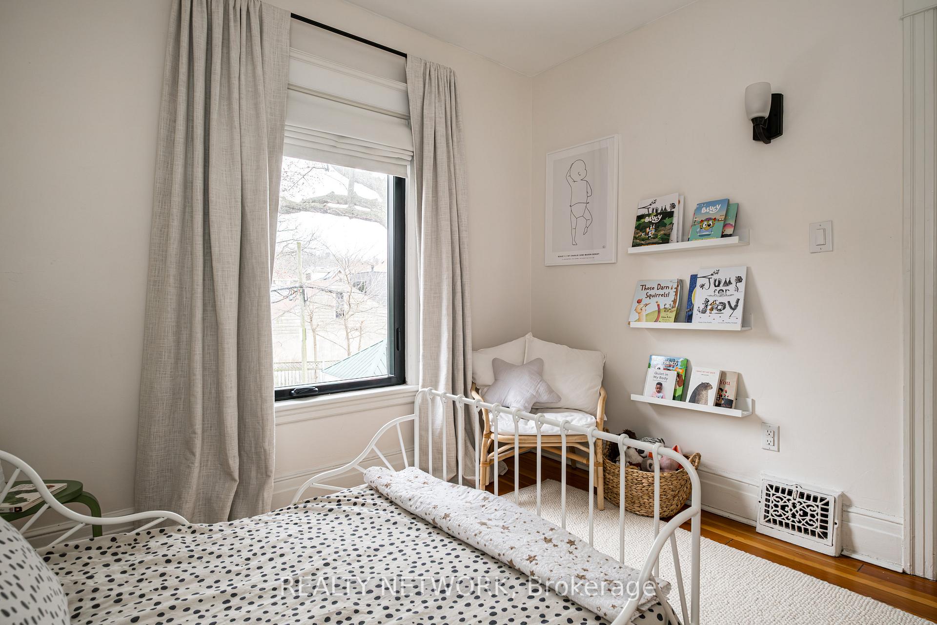 Photo 18 of 481 Aberdeen Avenue, Hamilton, Kirkendall — HOMEH
