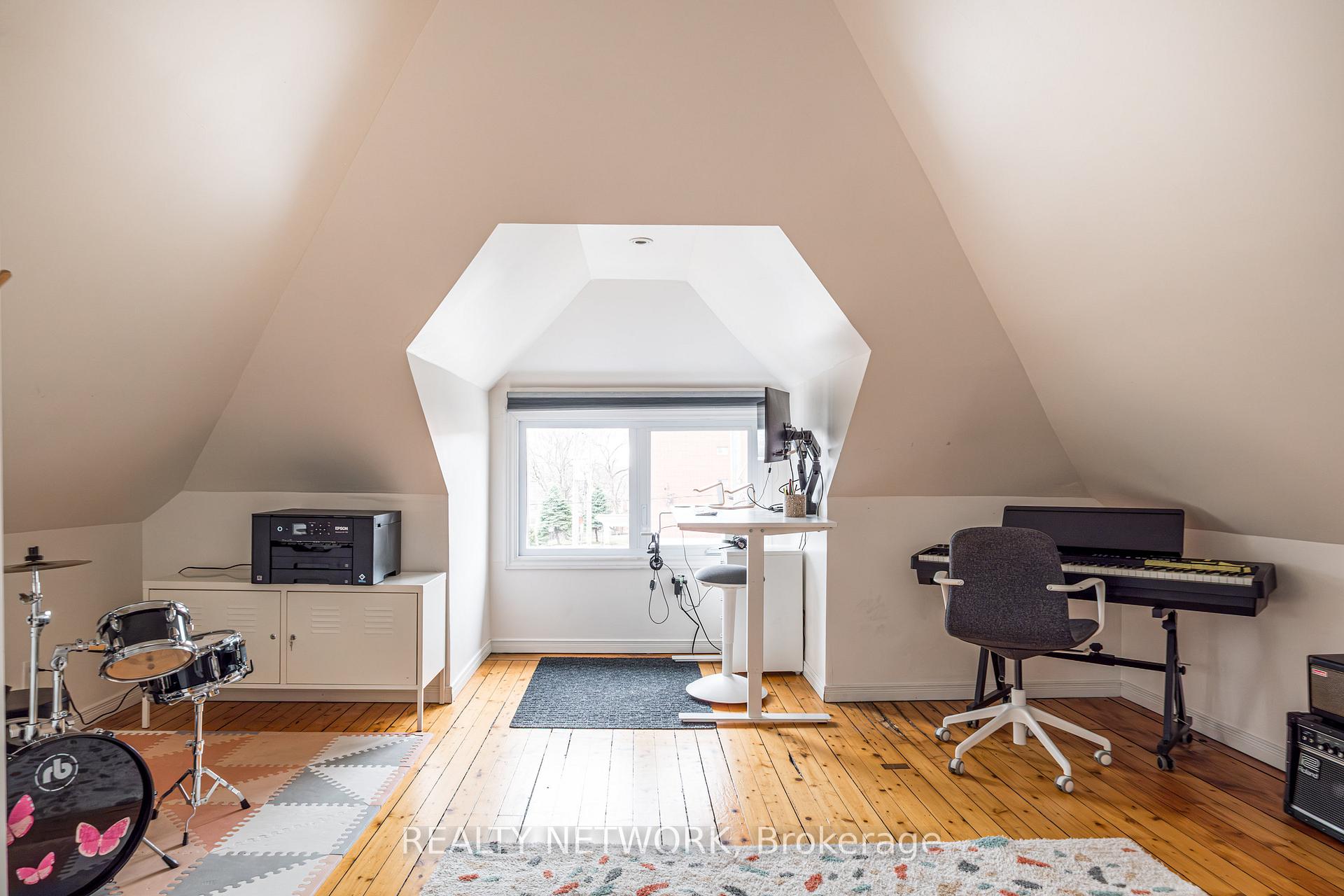 Photo 25 of 481 Aberdeen Avenue, Hamilton, Kirkendall — HOMEH