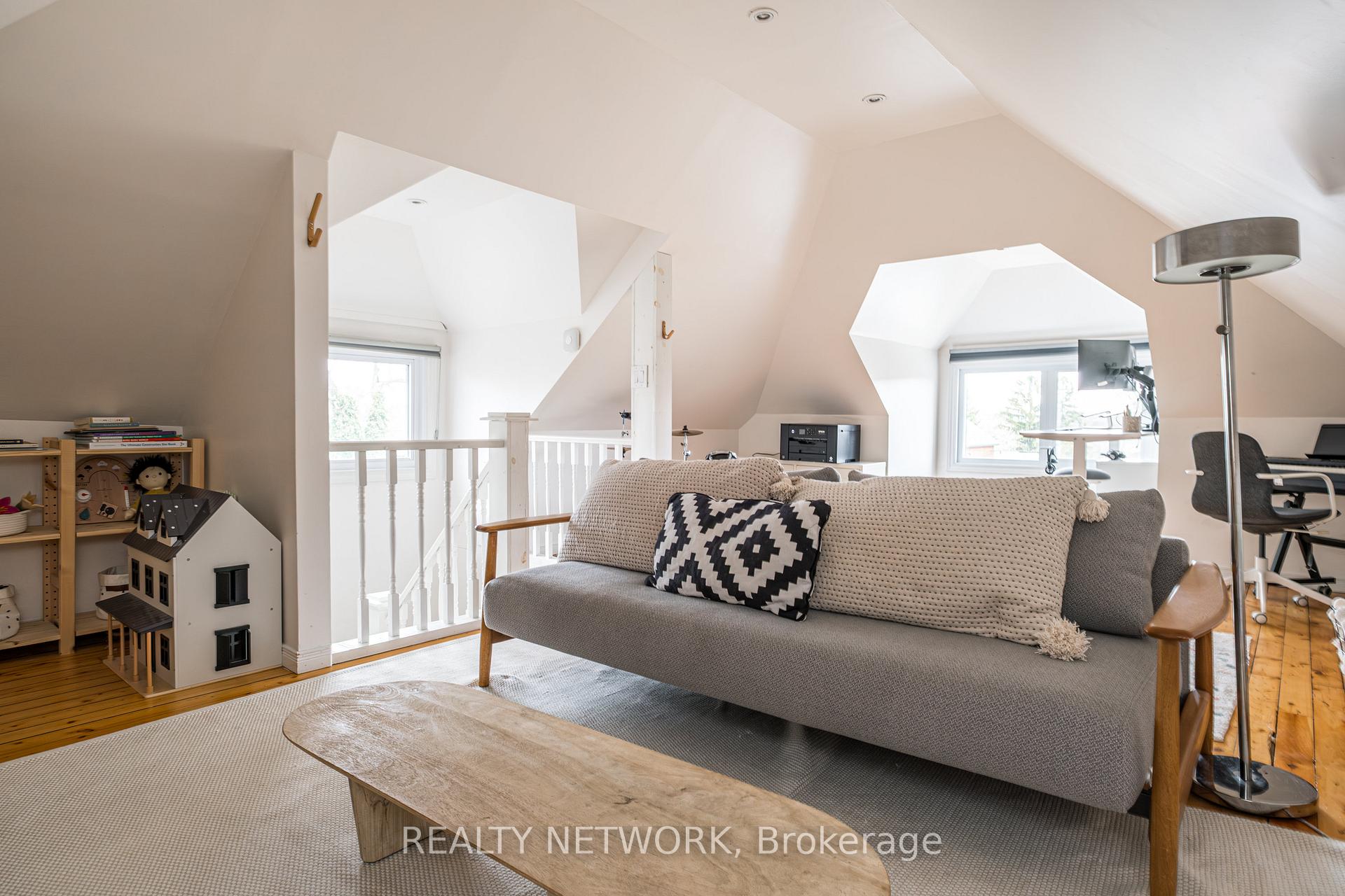 Photo 32 of 481 Aberdeen Avenue, Hamilton, Kirkendall — HOMEH
