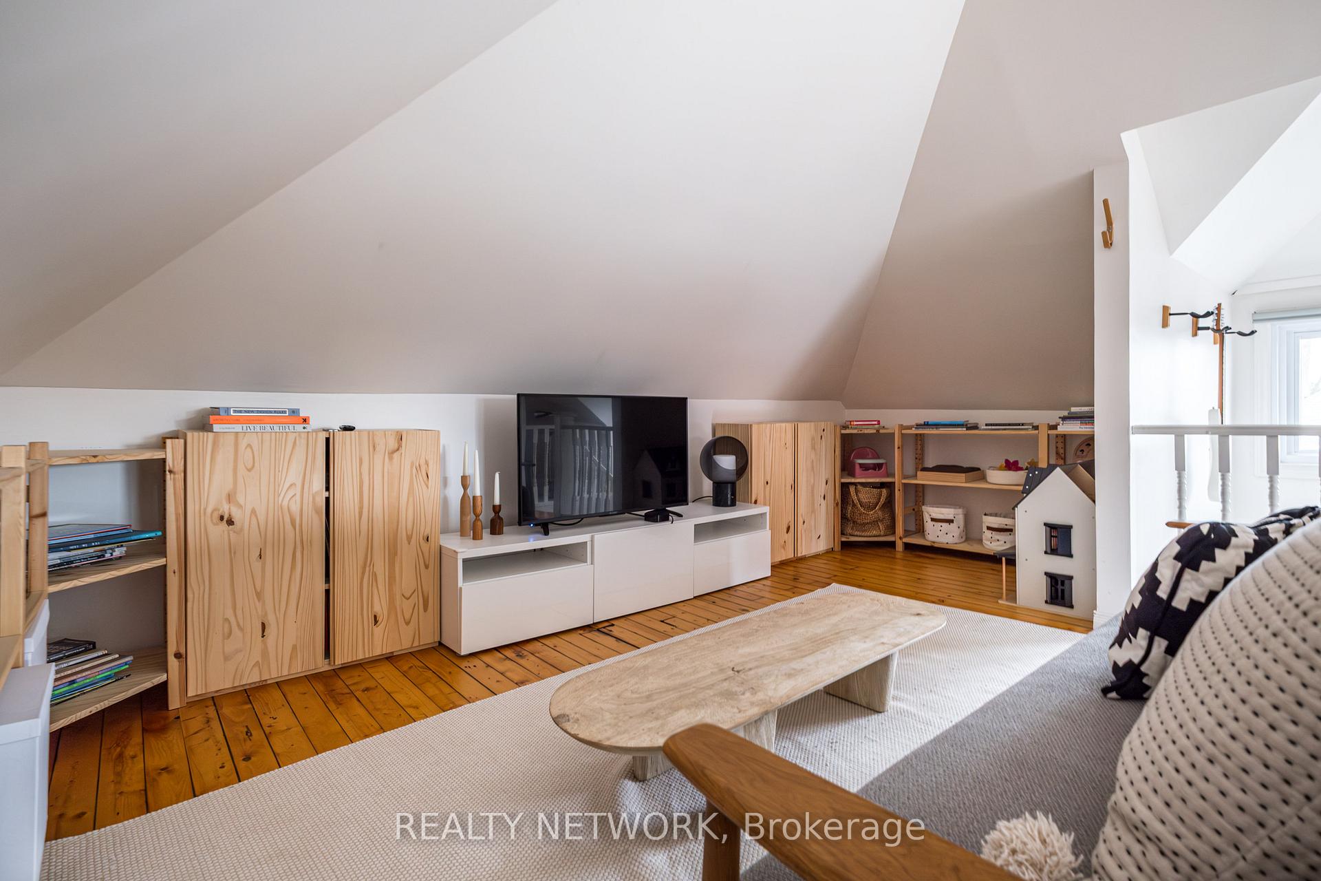 Photo 29 of 481 Aberdeen Avenue, Hamilton, Kirkendall — HOMEH