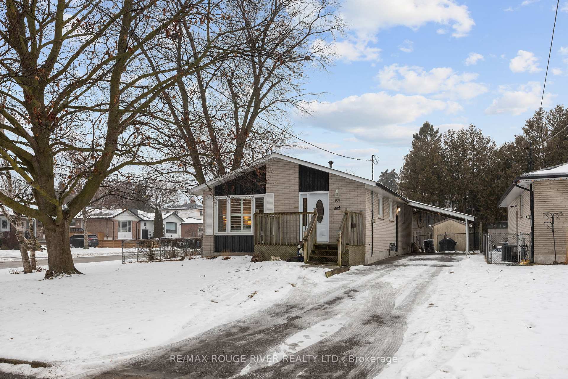 Photo 24 of 907 Marinet Crescent, Pickering, West Shore — HOMEH