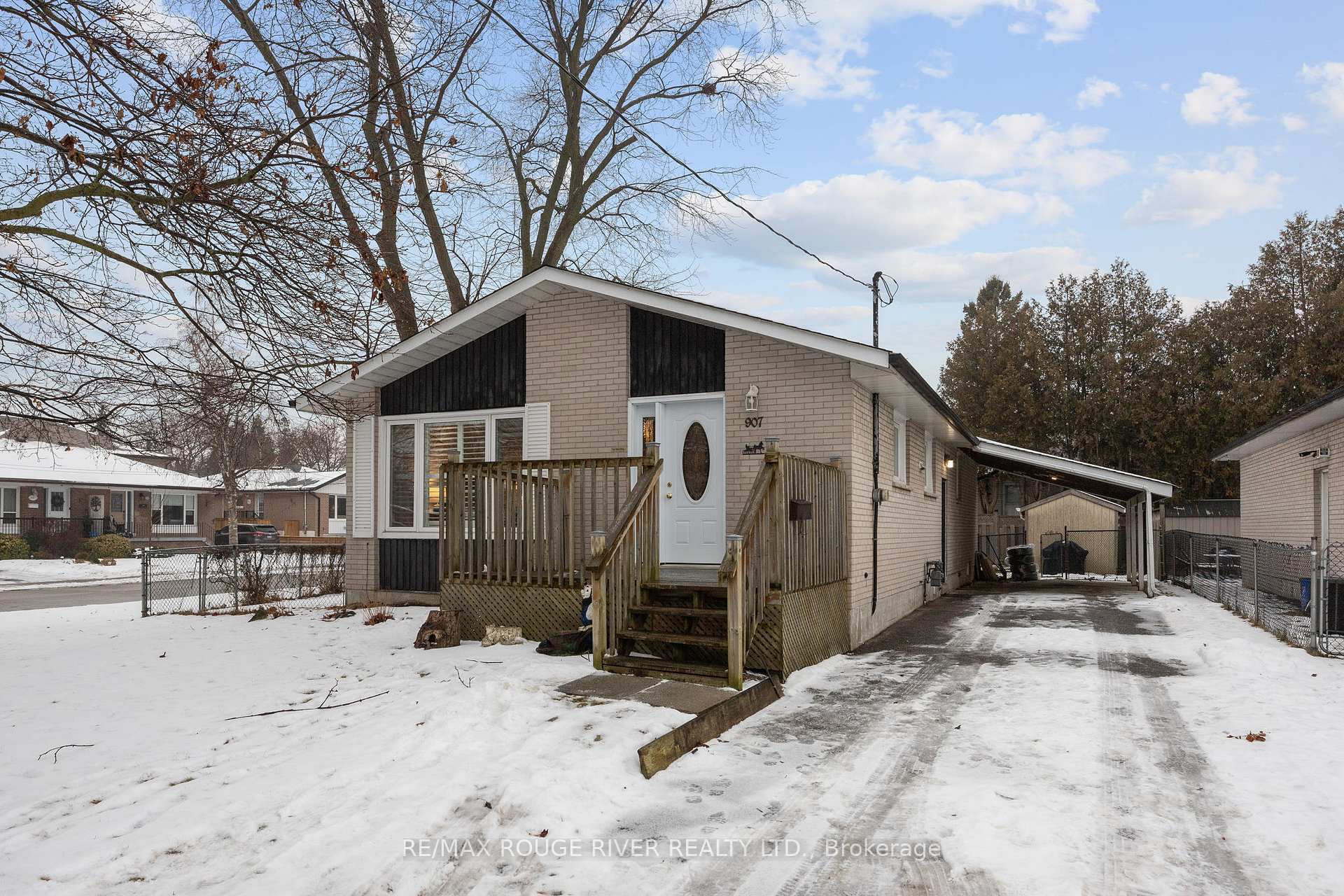 Photo 25 of 907 Marinet Crescent, Pickering, West Shore — HOMEH