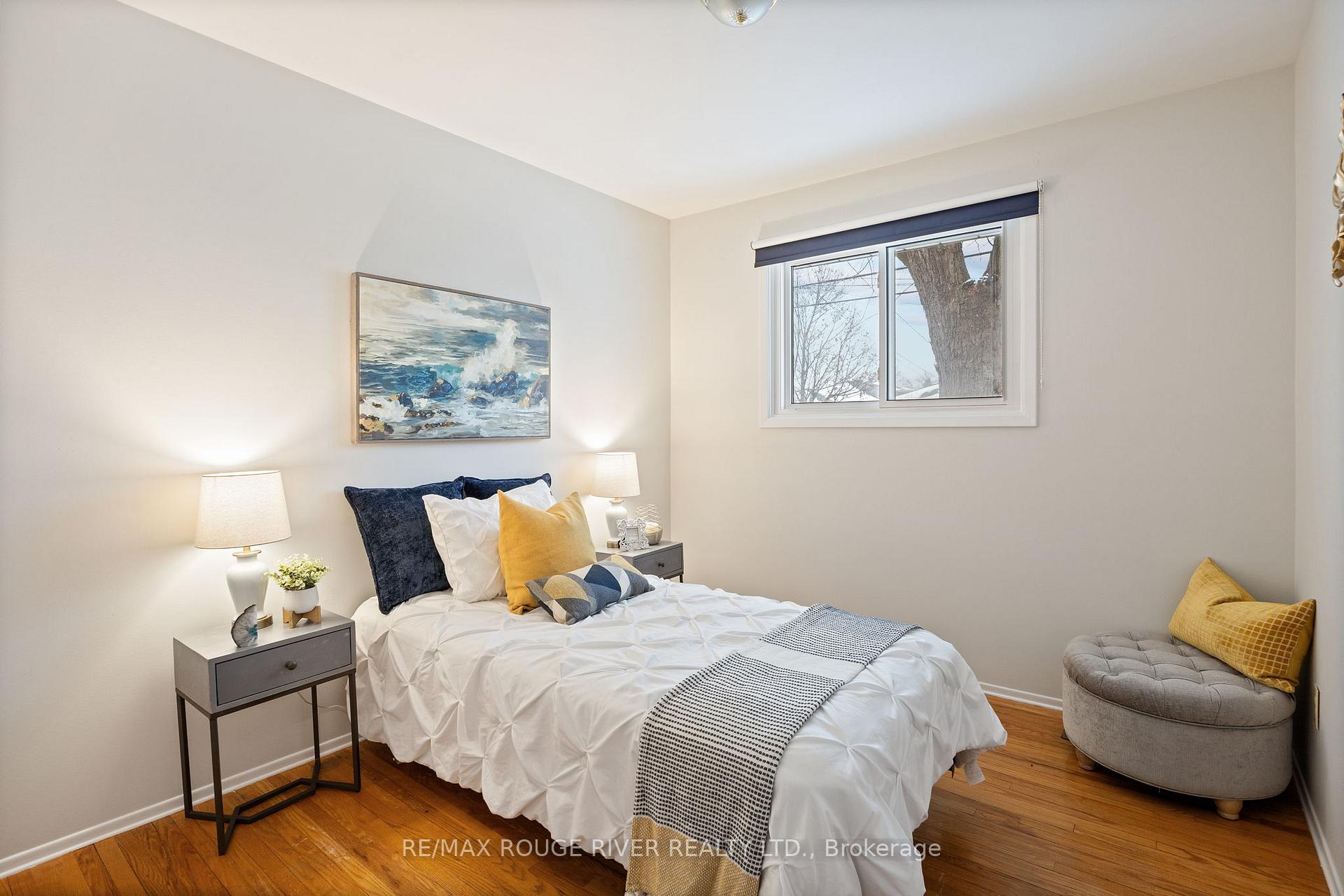 Photo 18 of 907 Marinet Crescent, Pickering, West Shore — HOMEH