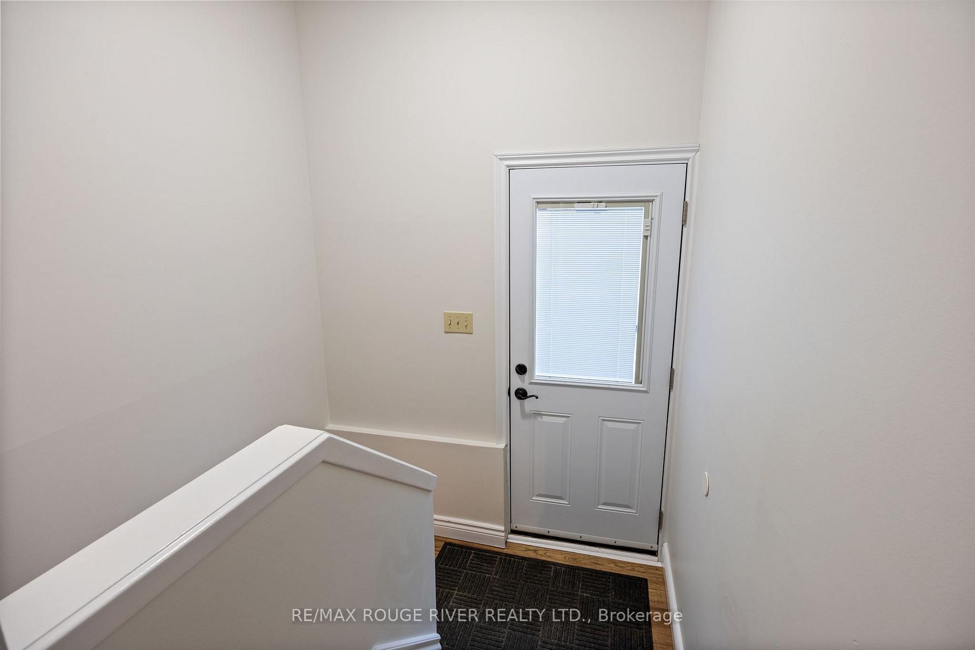 Photo 16 of 907 Marinet Crescent, Pickering, West Shore — HOMEH