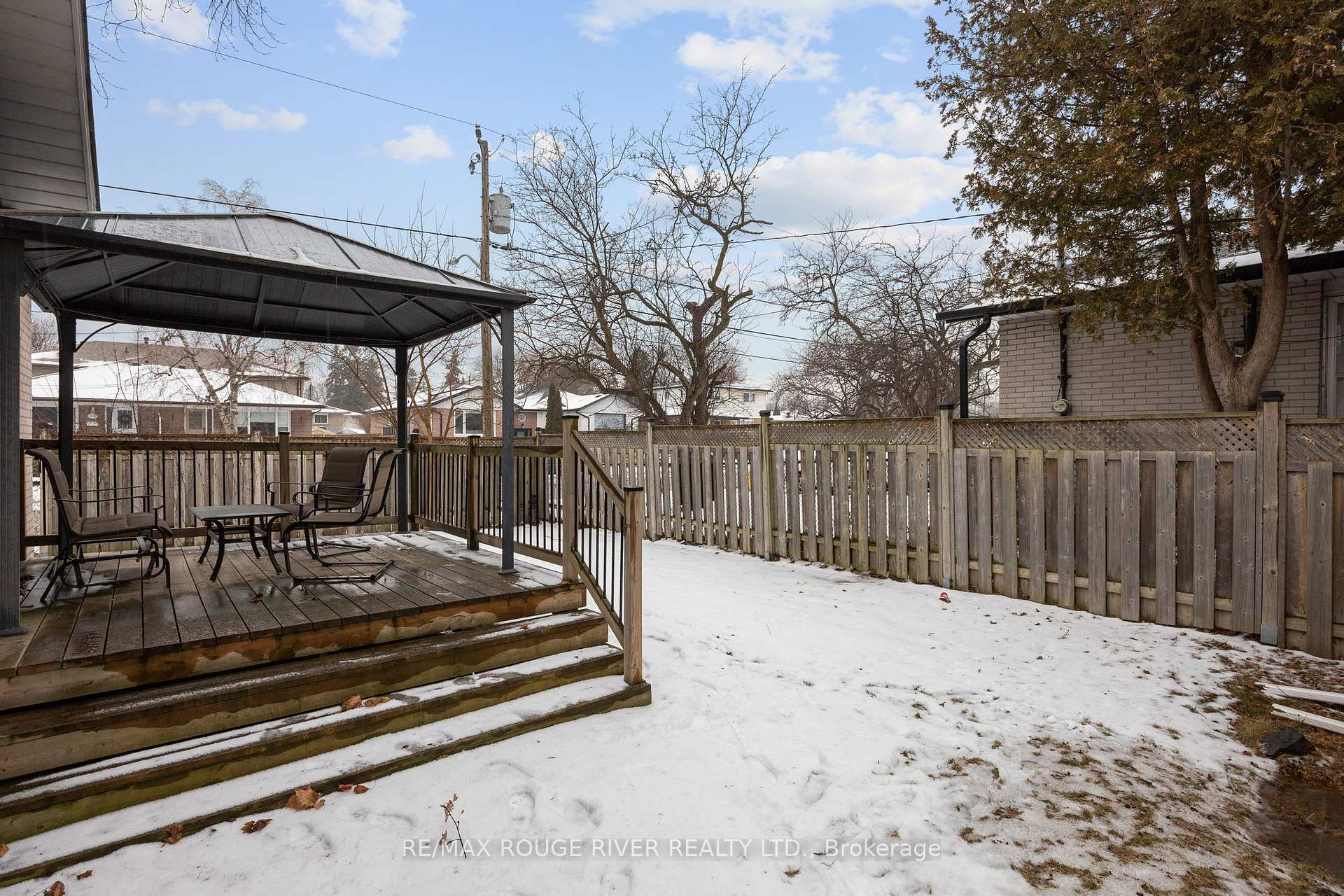 Photo 22 of 907 Marinet Crescent, Pickering, West Shore — HOMEH