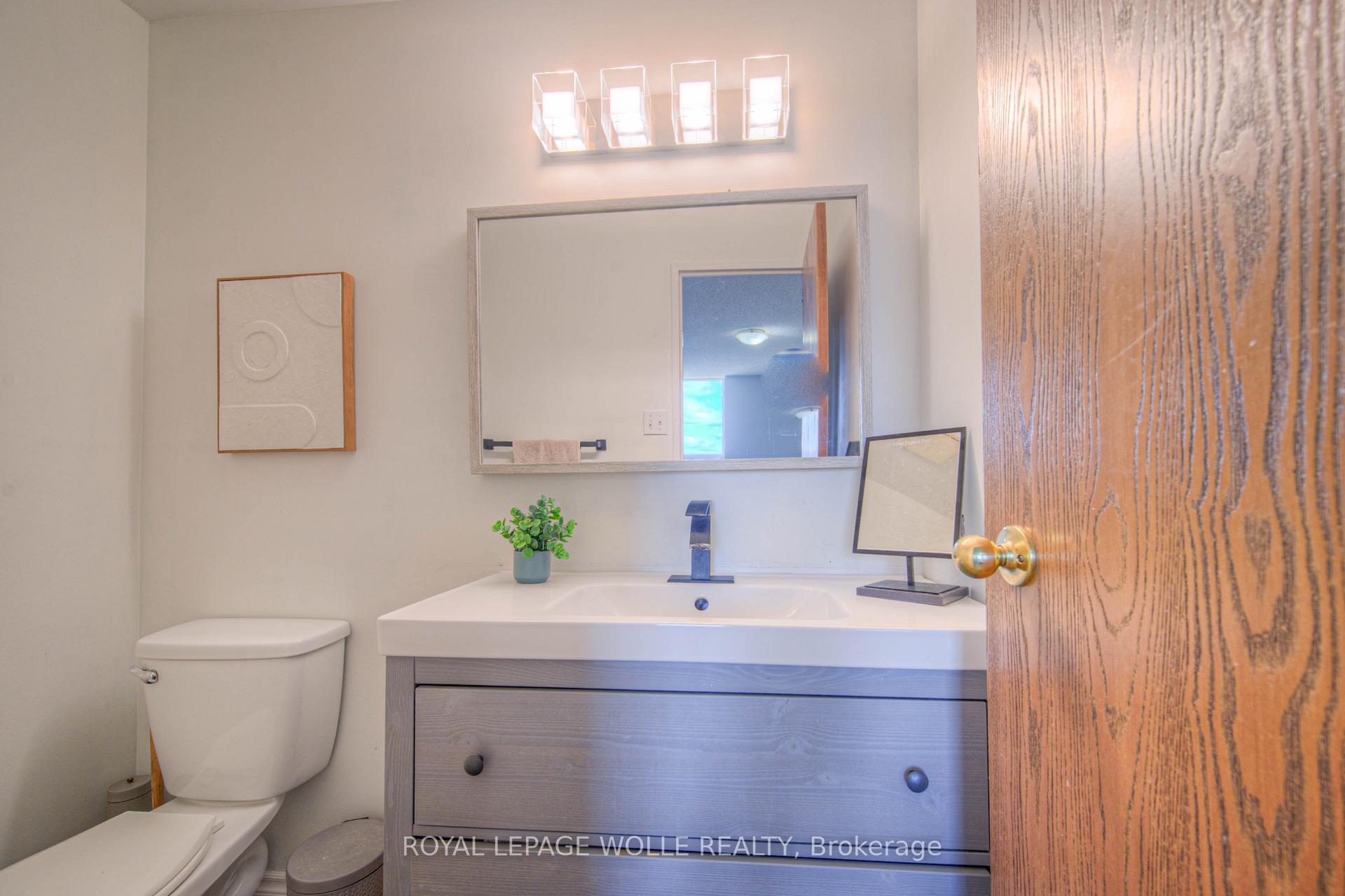 Photo 19 of Unit 710, 35 Green Valley Drive, Kitchener — HOMEH