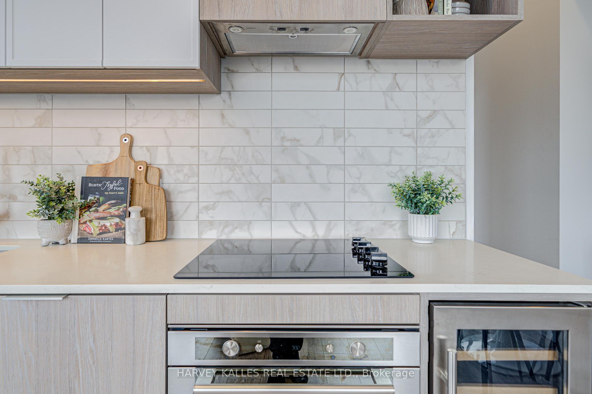 Photo 12 of Unit PH05, 2020 Bathurst Street, Toronto, Humewood-Cedarvale — HOMEH