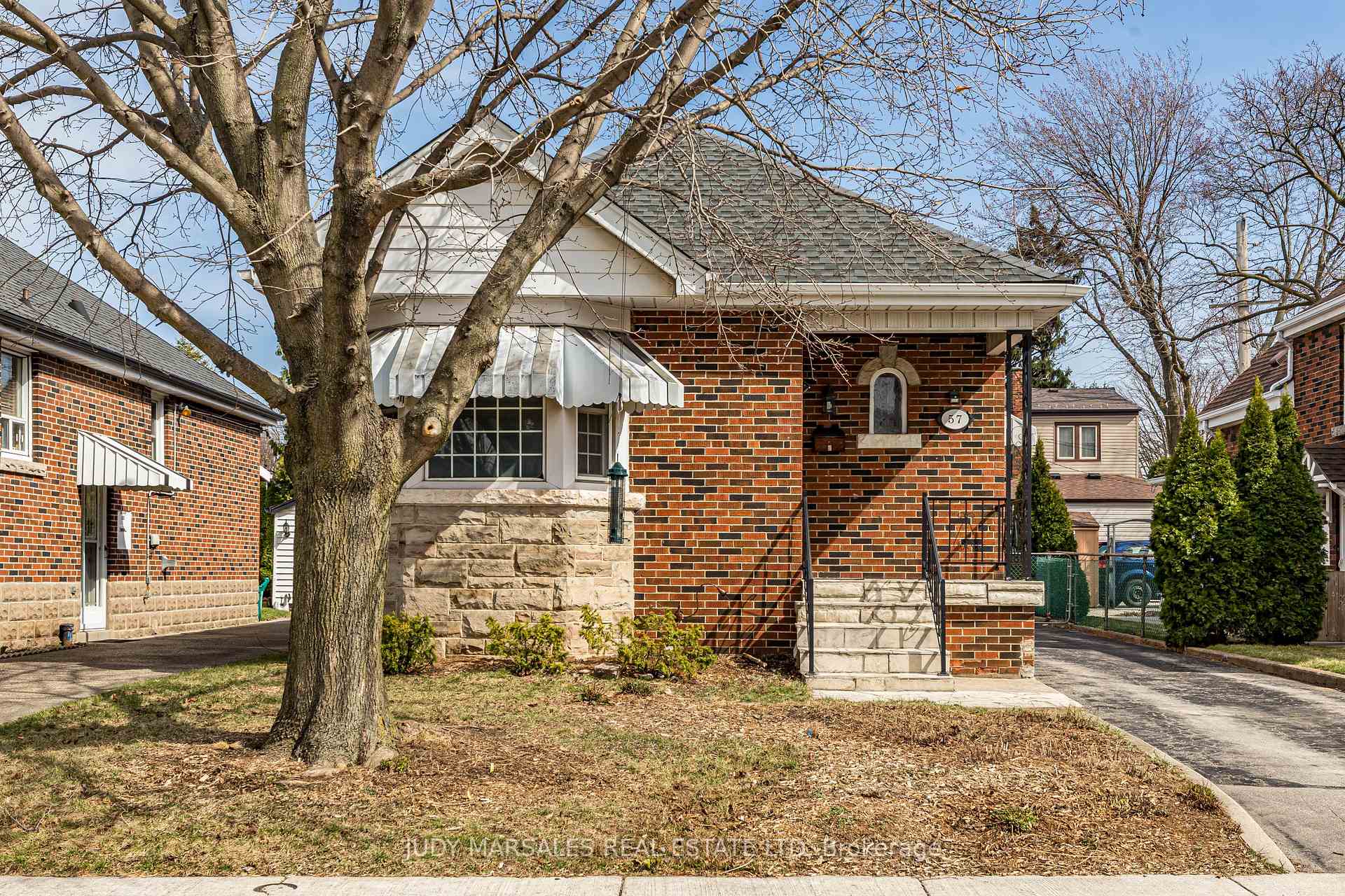 Photo 3 of 57 Cameron Avenue S, Hamilton, Bartonville — HOMEH