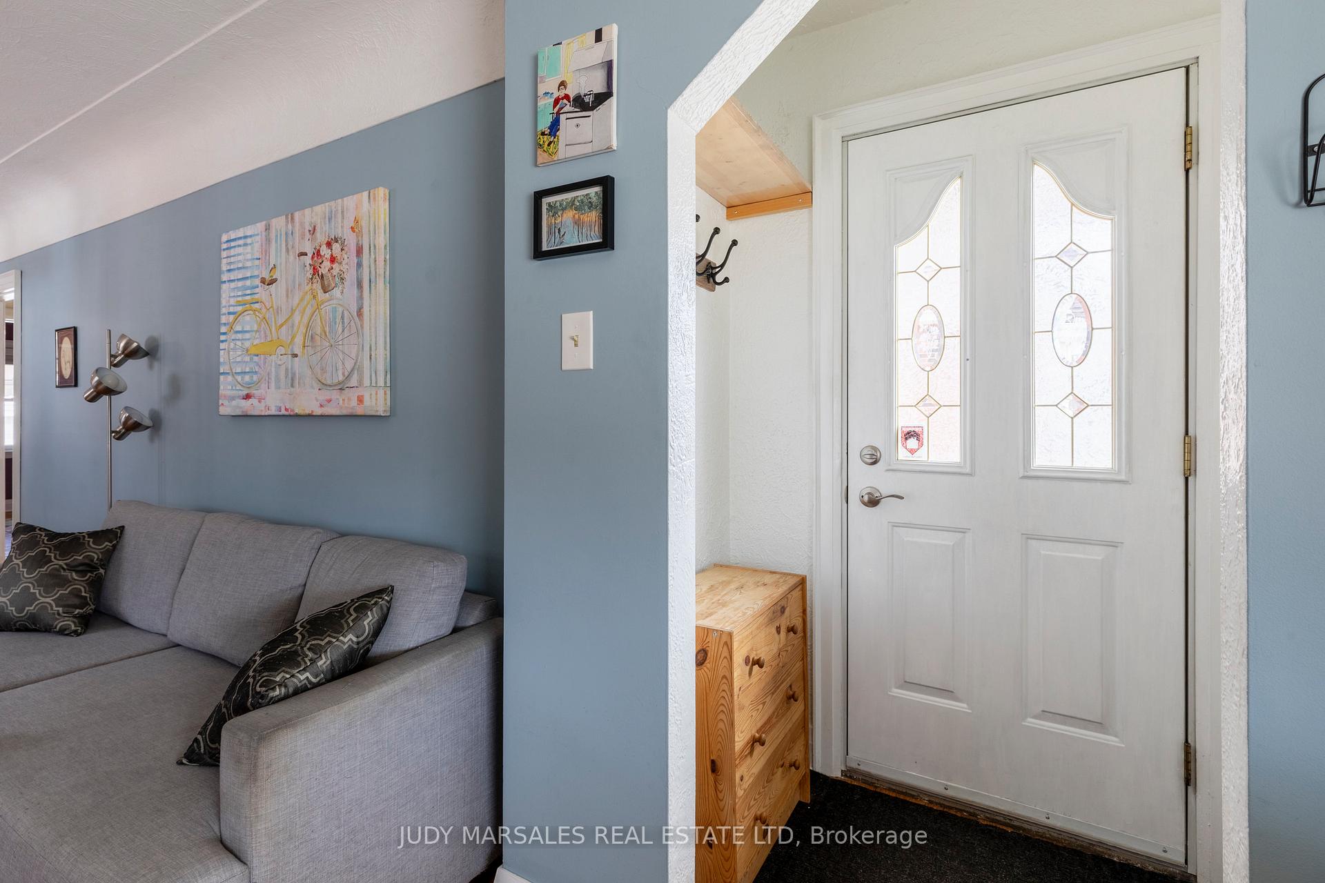 Photo 2 of 57 Cameron Avenue S, Hamilton, Bartonville — HOMEH