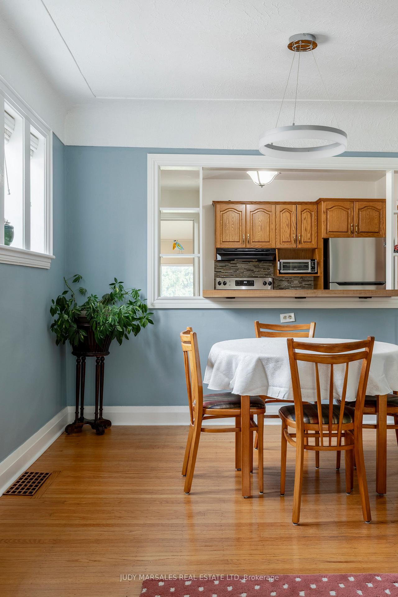 Photo 12 of 57 Cameron Avenue S, Hamilton, Bartonville — HOMEH
