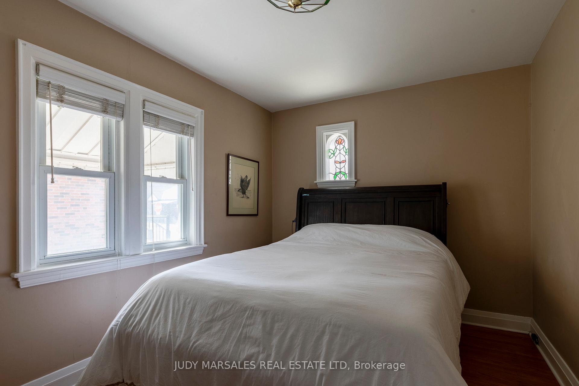 Photo 16 of 57 Cameron Avenue S, Hamilton, Bartonville — HOMEH