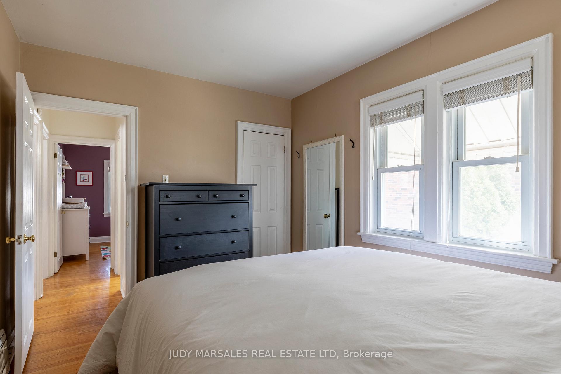 Photo 7 of 57 Cameron Avenue S, Hamilton, Bartonville — HOMEH