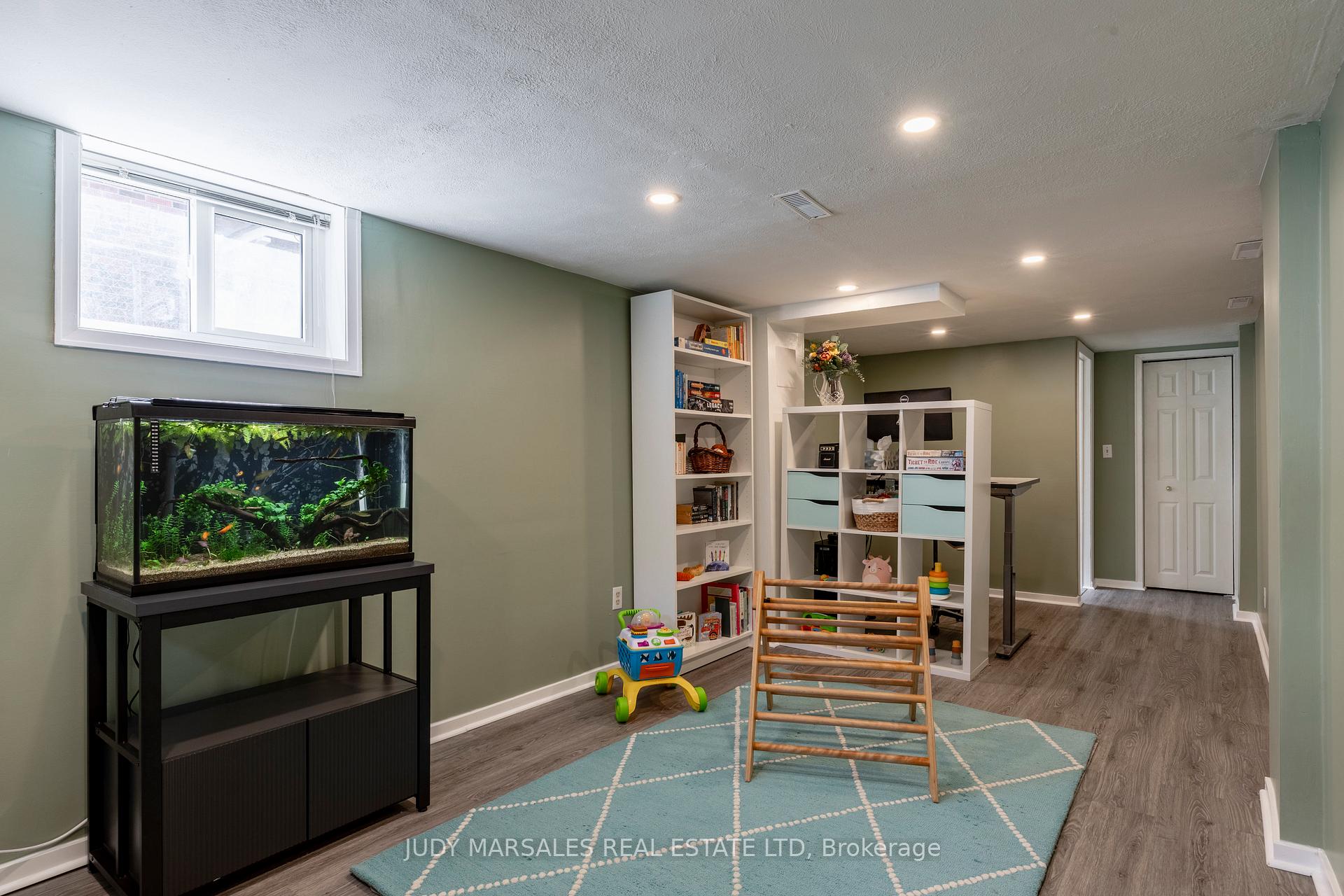 Photo 14 of 57 Cameron Avenue S, Hamilton, Bartonville — HOMEH