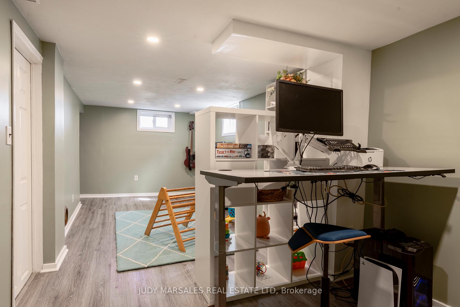 Photo 15 of 57 Cameron Avenue S, Hamilton, Bartonville — HOMEH
