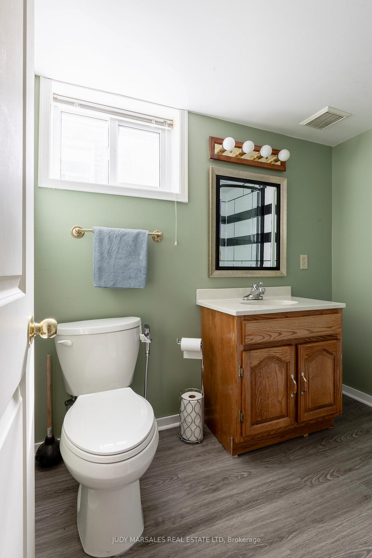 Photo 18 of 57 Cameron Avenue S, Hamilton, Bartonville — HOMEH