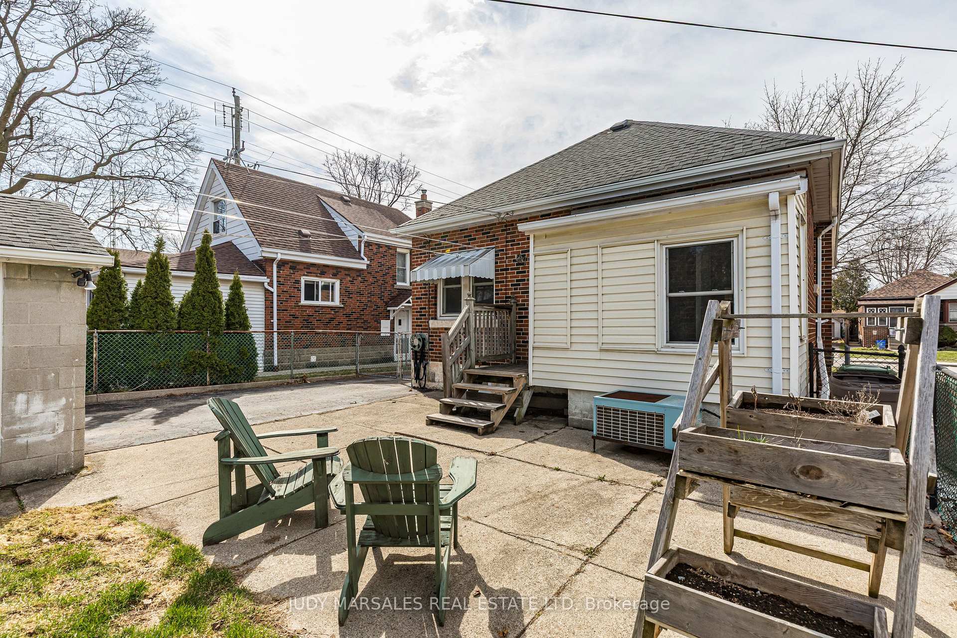 Photo 21 of 57 Cameron Avenue S, Hamilton, Bartonville — HOMEH