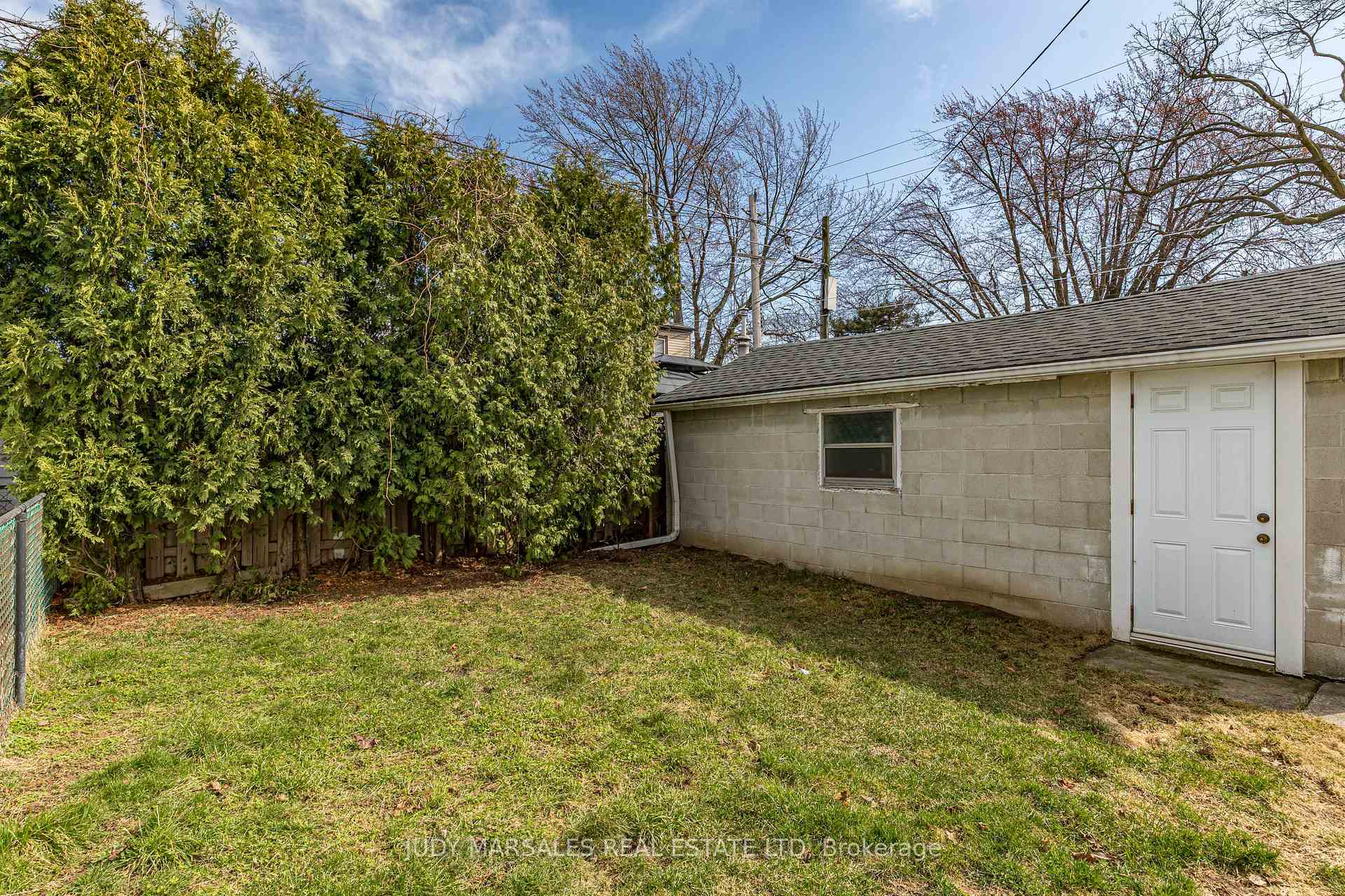 Photo 23 of 57 Cameron Avenue S, Hamilton, Bartonville — HOMEH