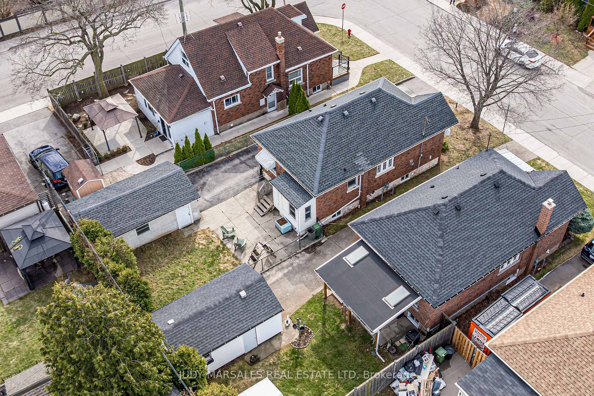 Photo 24 of 57 Cameron Avenue S, Hamilton, Bartonville — HOMEH