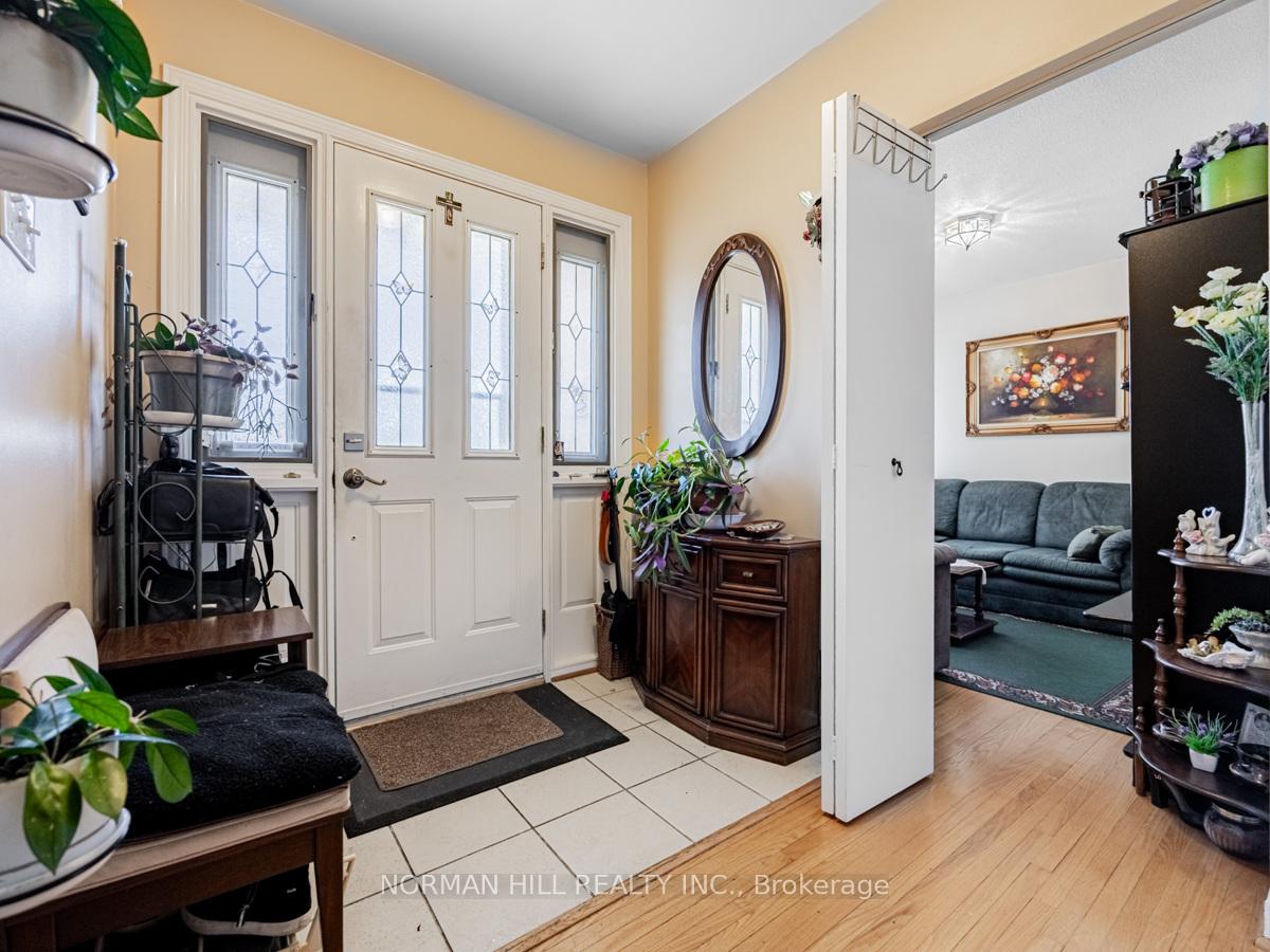 Photo 12 of 41 Braemar Drive, Brampton, Avondale — HOMEH