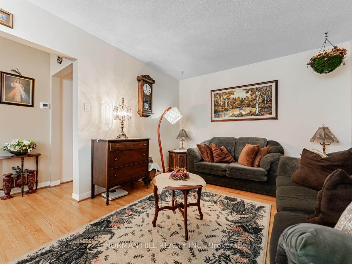 Photo 14 of 41 Braemar Drive, Brampton, Avondale — HOMEH