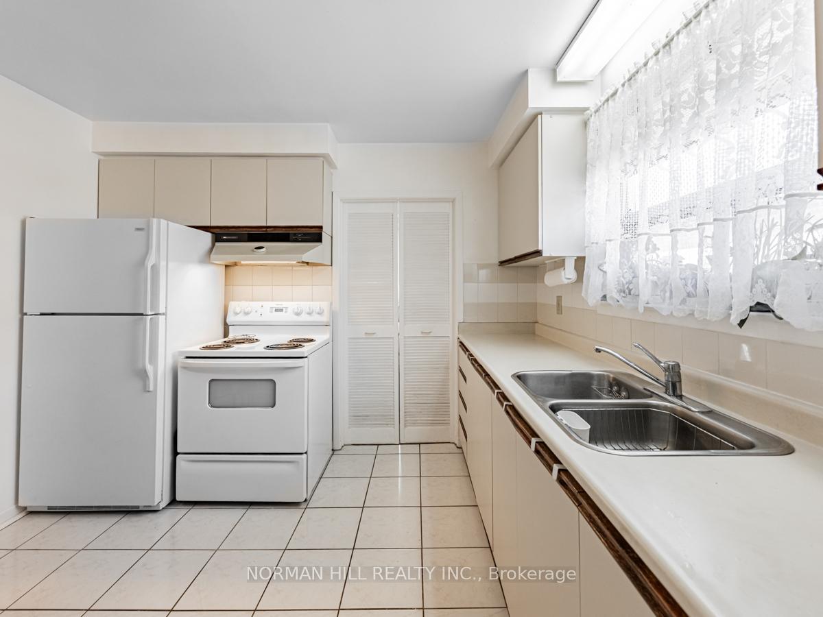 Photo 5 of 41 Braemar Drive, Brampton, Avondale — HOMEH