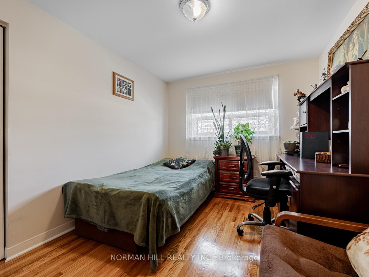 Photo 15 of 41 Braemar Drive, Brampton, Avondale — HOMEH