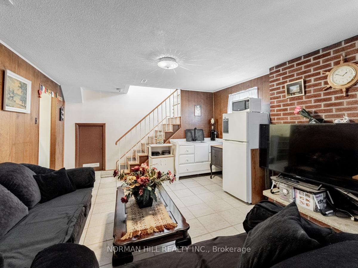 Photo 16 of 41 Braemar Drive, Brampton, Avondale — HOMEH