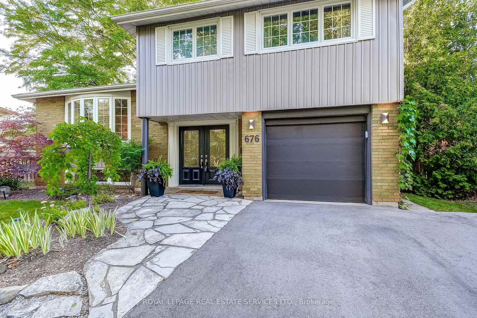Photo 3 of 676 Meadow Lane, Burlington, Appleby — HOMEH