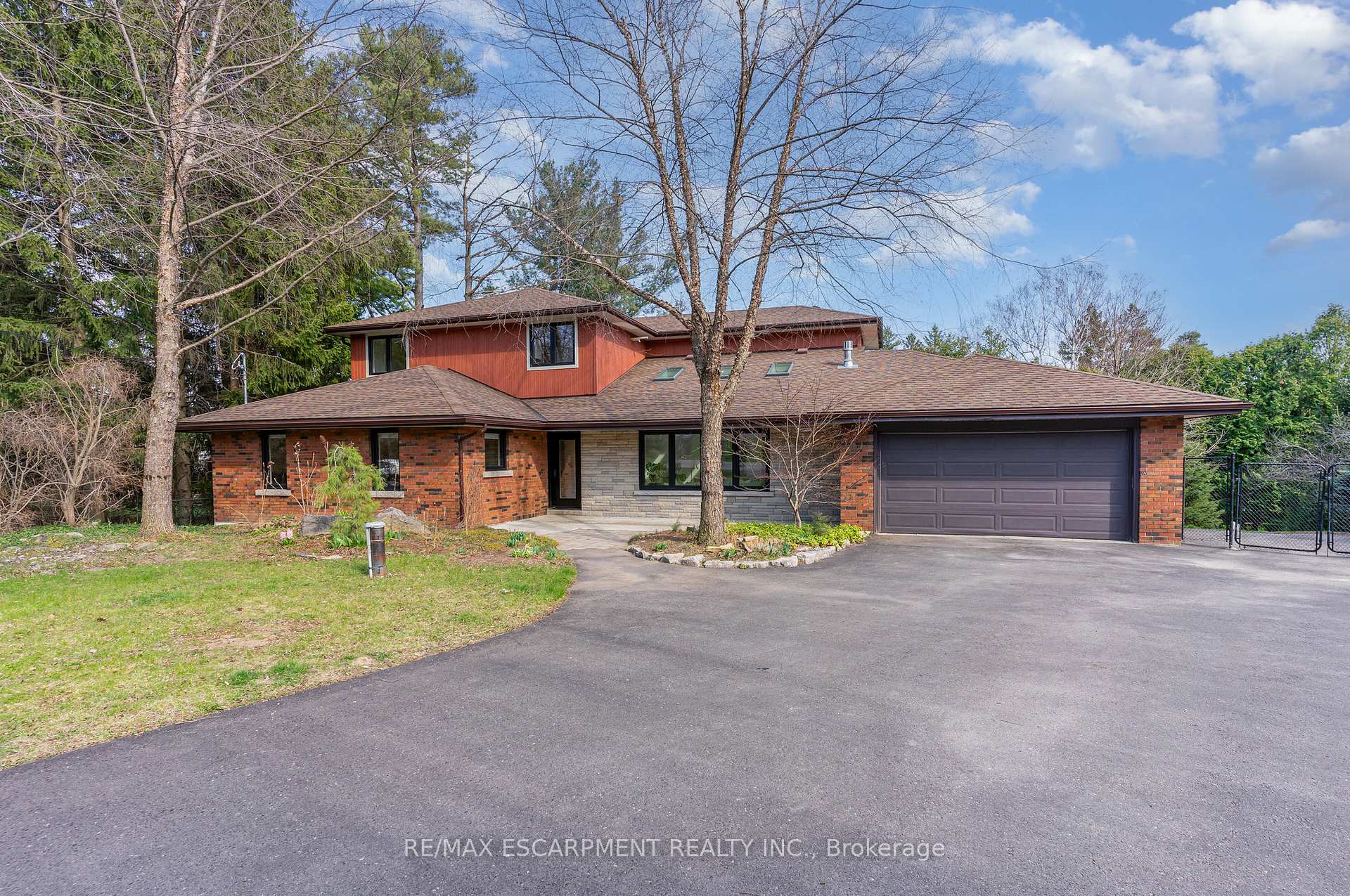 Photo 3 of 130 Hillcrest Avenue, Hamilton, Greensville — HOMEH