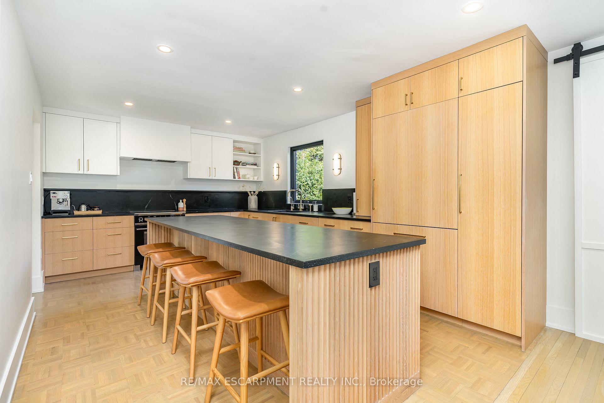 Photo 8 of 130 Hillcrest Avenue, Hamilton, Greensville — HOMEH