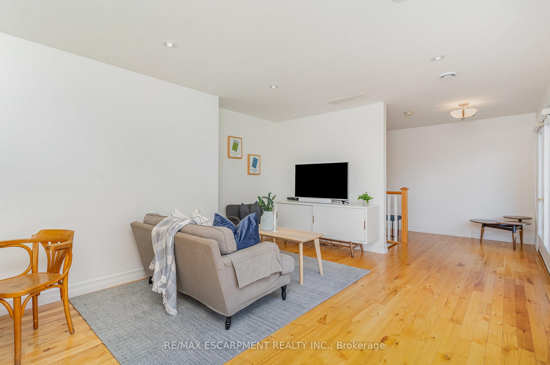 Photo 18 of 130 Hillcrest Avenue, Hamilton, Greensville — HOMEH