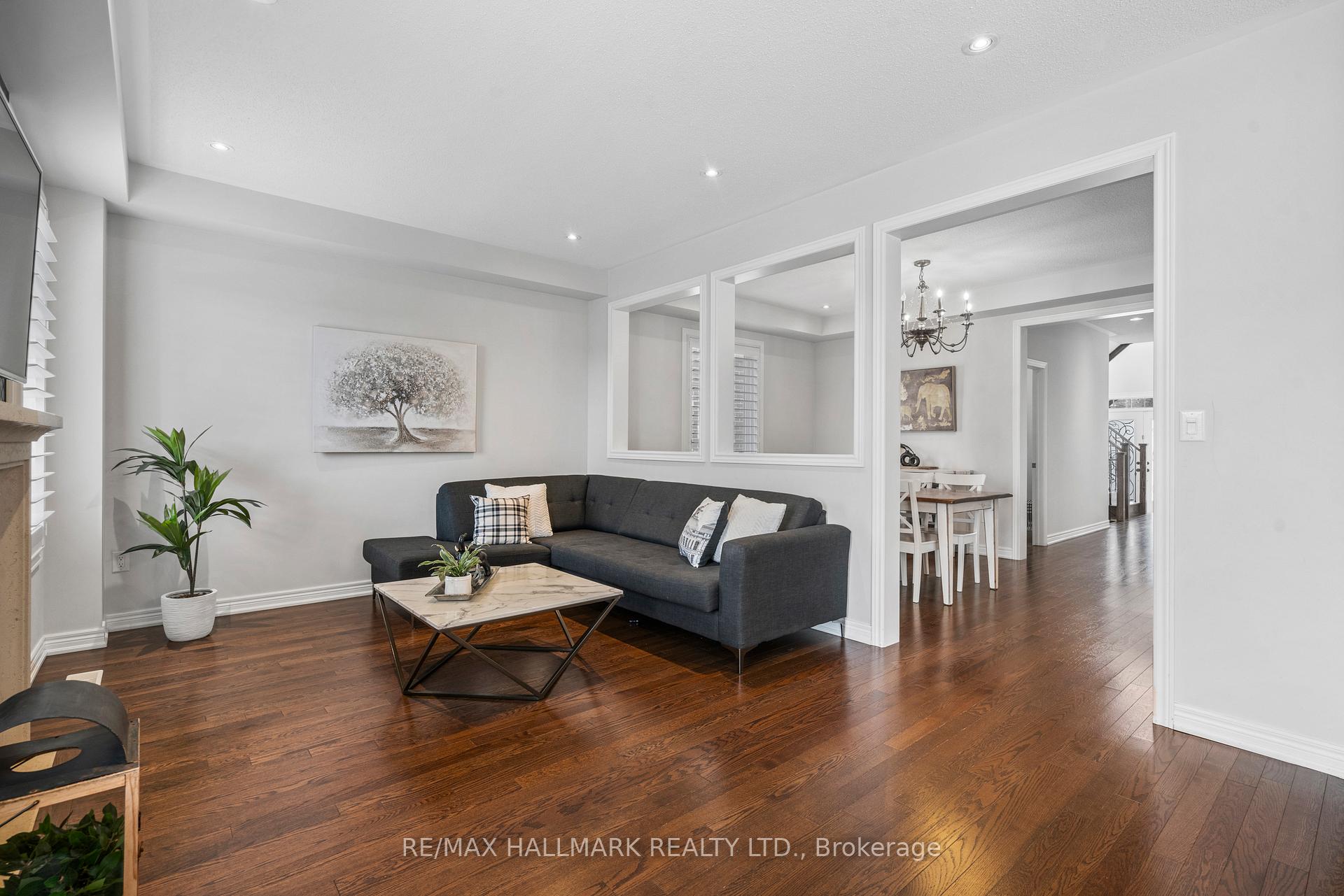 Photo 2 of 165 Roy Harper Avenue, Aurora, Rural Aurora — HOMEH