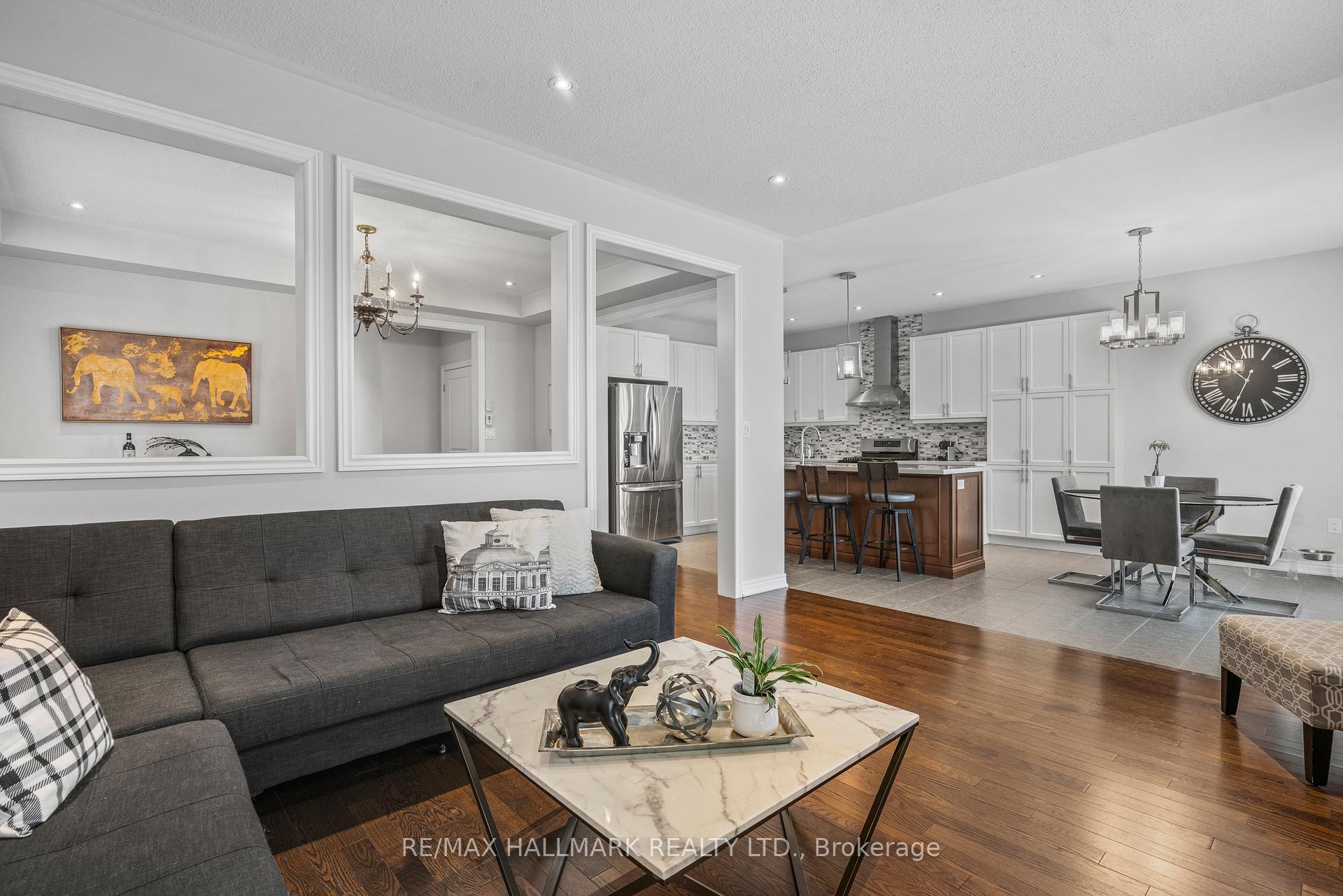 Photo 7 of 165 Roy Harper Avenue, Aurora, Rural Aurora — HOMEH