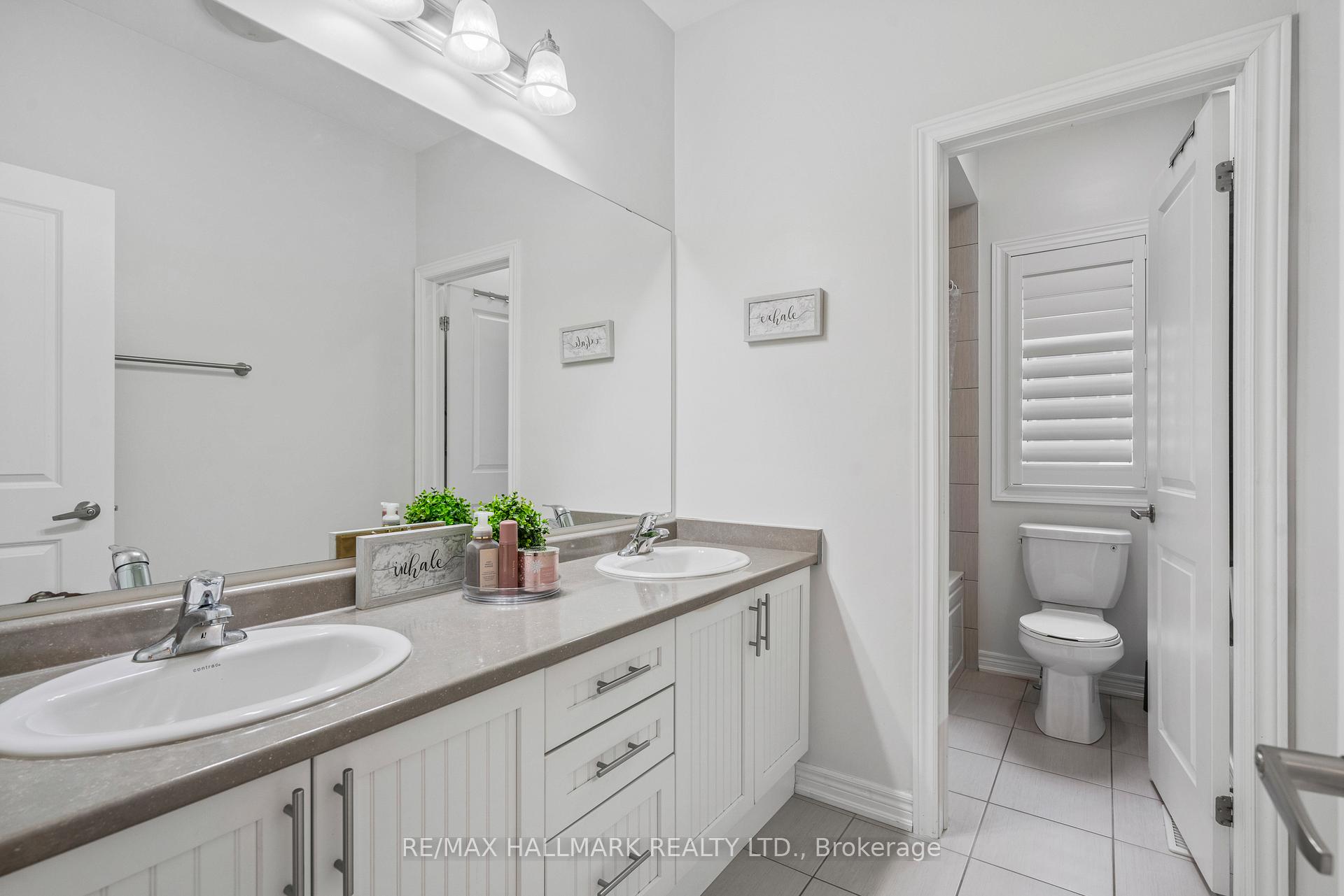 Photo 11 of 165 Roy Harper Avenue, Aurora, Rural Aurora — HOMEH