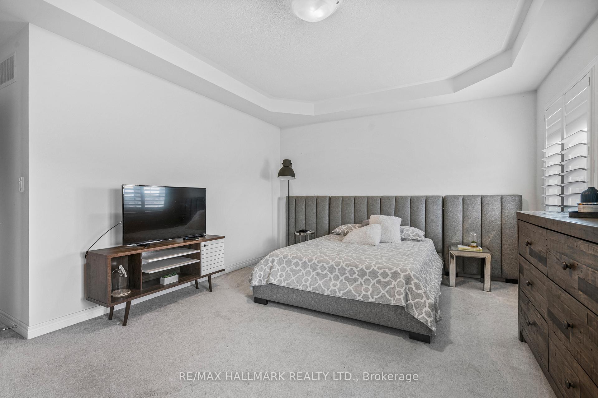 Photo 31 of 165 Roy Harper Avenue, Aurora, Rural Aurora — HOMEH