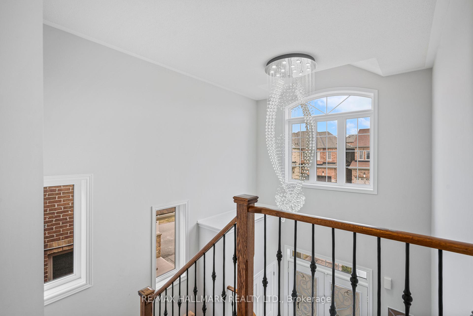 Photo 19 of 165 Roy Harper Avenue, Aurora, Rural Aurora — HOMEH