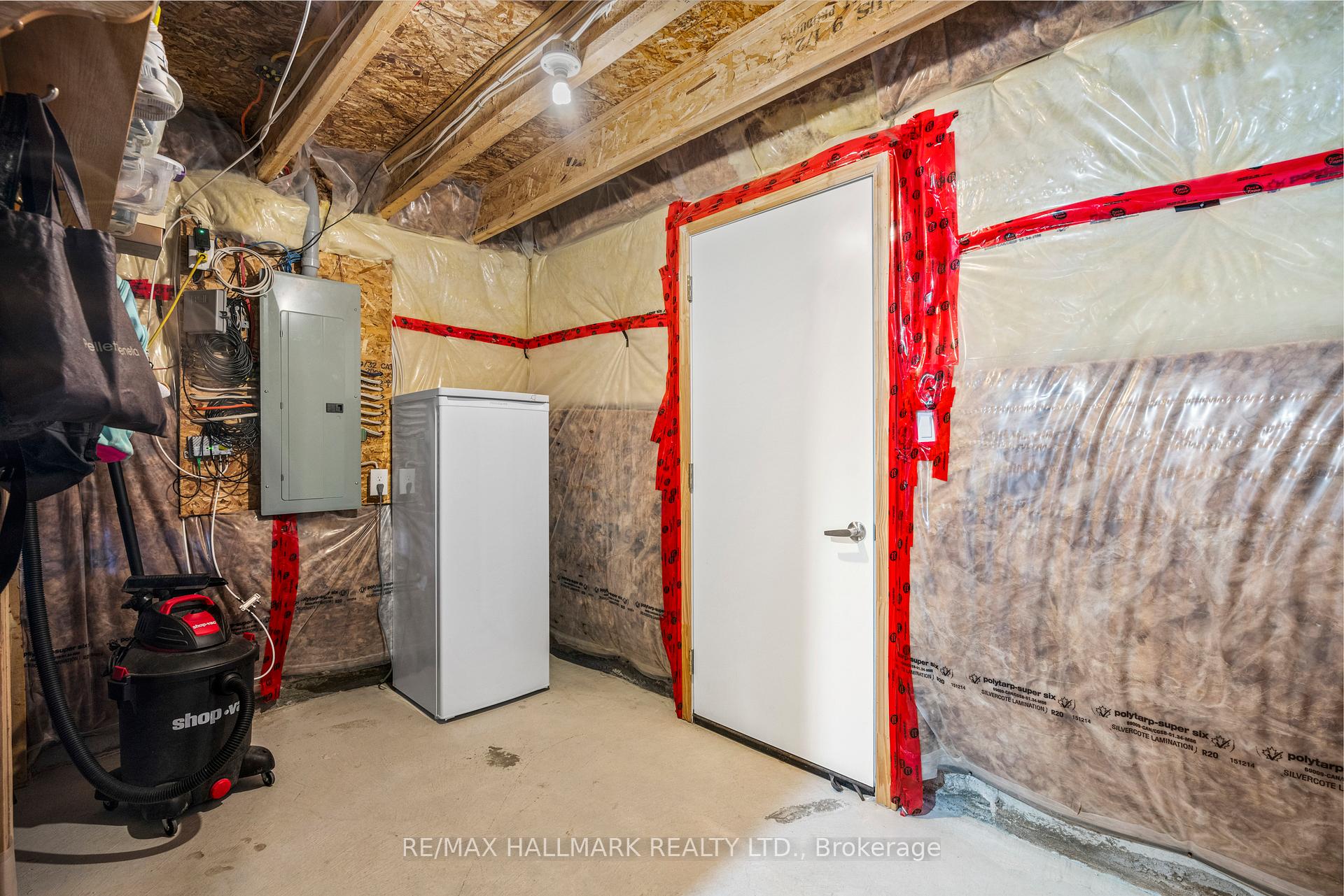 Photo 25 of 165 Roy Harper Avenue, Aurora, Rural Aurora — HOMEH