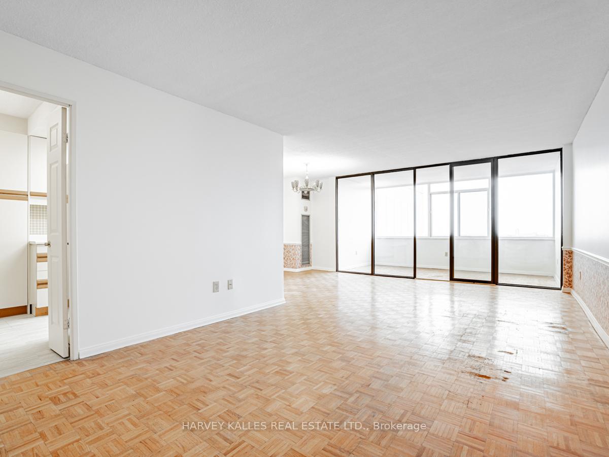 Photo 2 of Unit 1101, 3000 Bathurst Street, Toronto, Englemount-Lawrence — HOMEH