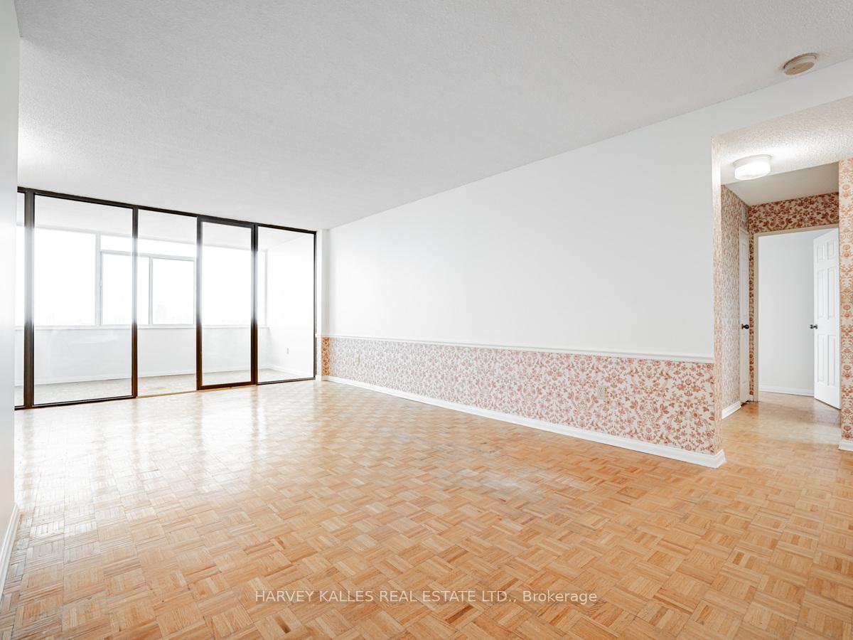 Photo 4 of Unit 1101, 3000 Bathurst Street, Toronto, Englemount-Lawrence — HOMEH