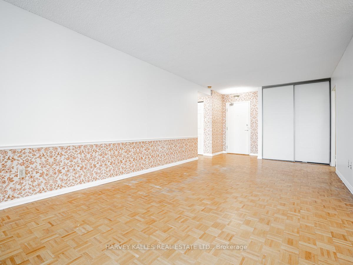 Photo 15 of Unit 1101, 3000 Bathurst Street, Toronto, Englemount-Lawrence — HOMEH