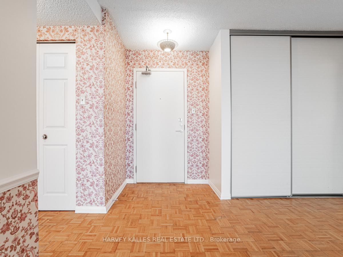 Photo 14 of Unit 1101, 3000 Bathurst Street, Toronto, Englemount-Lawrence — HOMEH