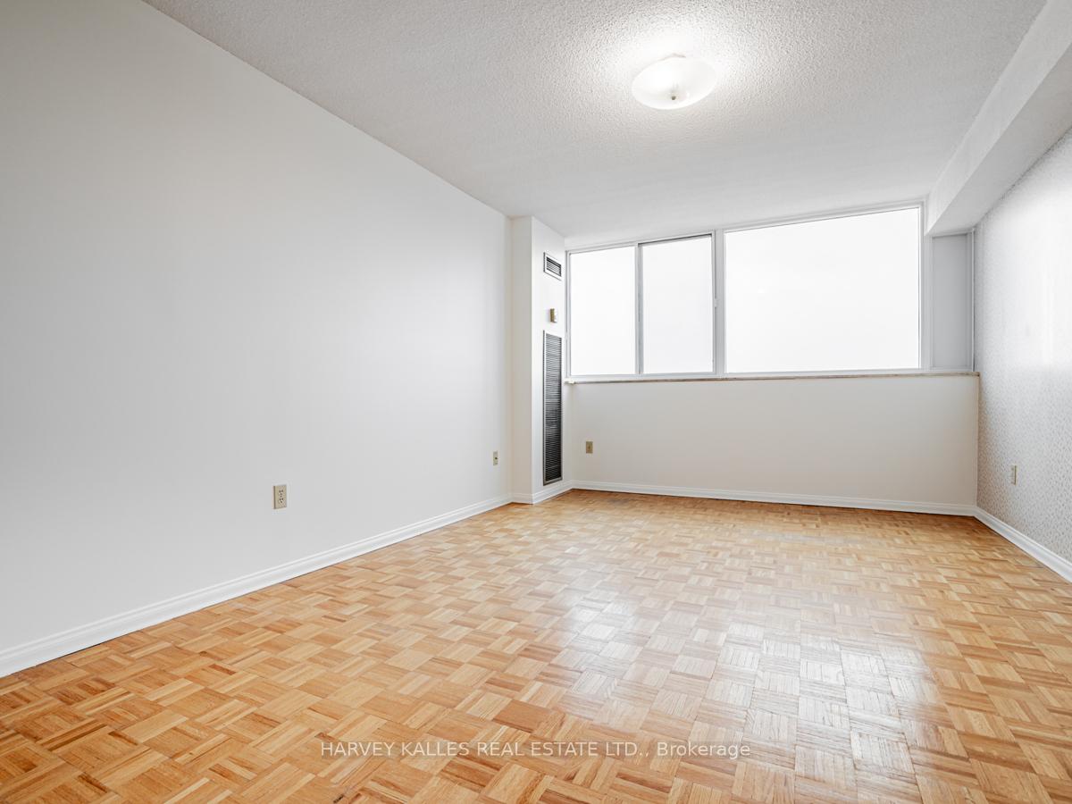 Photo 19 of Unit 1101, 3000 Bathurst Street, Toronto, Englemount-Lawrence — HOMEH