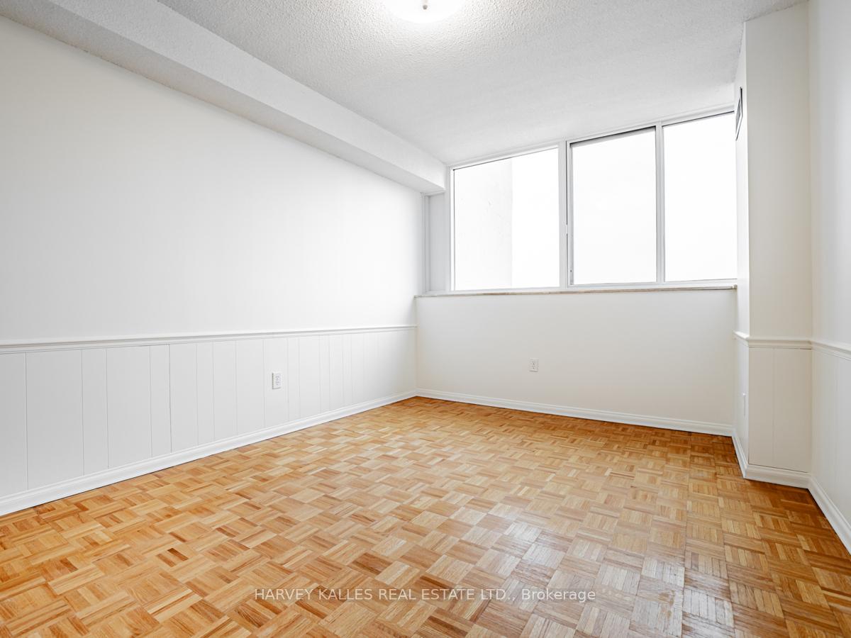 Photo 18 of Unit 1101, 3000 Bathurst Street, Toronto, Englemount-Lawrence — HOMEH