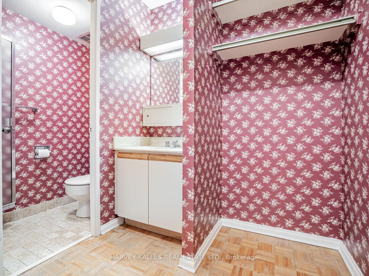 Photo 26 of Unit 1101, 3000 Bathurst Street, Toronto, Englemount-Lawrence — HOMEH