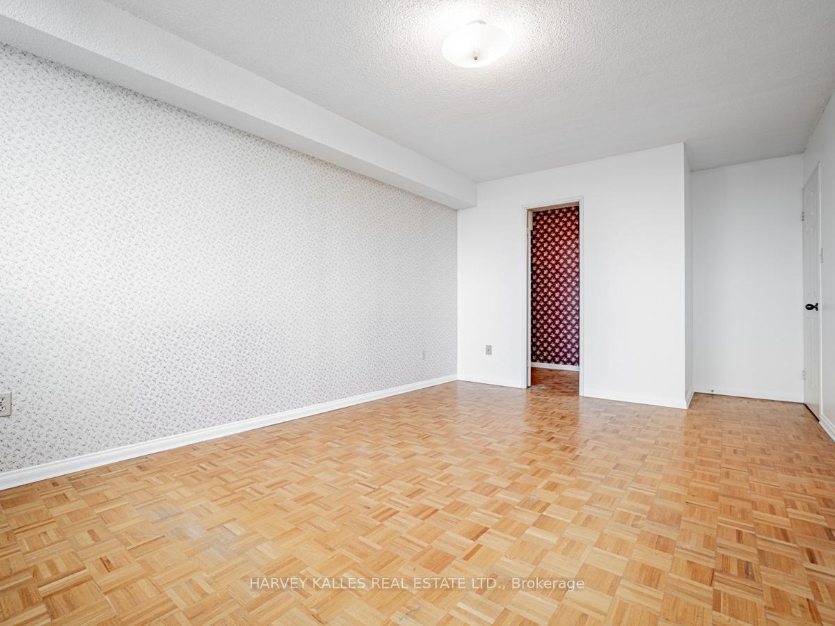 Photo 25 of Unit 1101, 3000 Bathurst Street, Toronto, Englemount-Lawrence — HOMEH