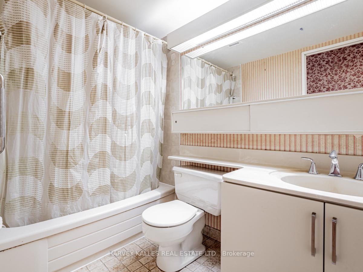 Photo 22 of Unit 1101, 3000 Bathurst Street, Toronto, Englemount-Lawrence — HOMEH