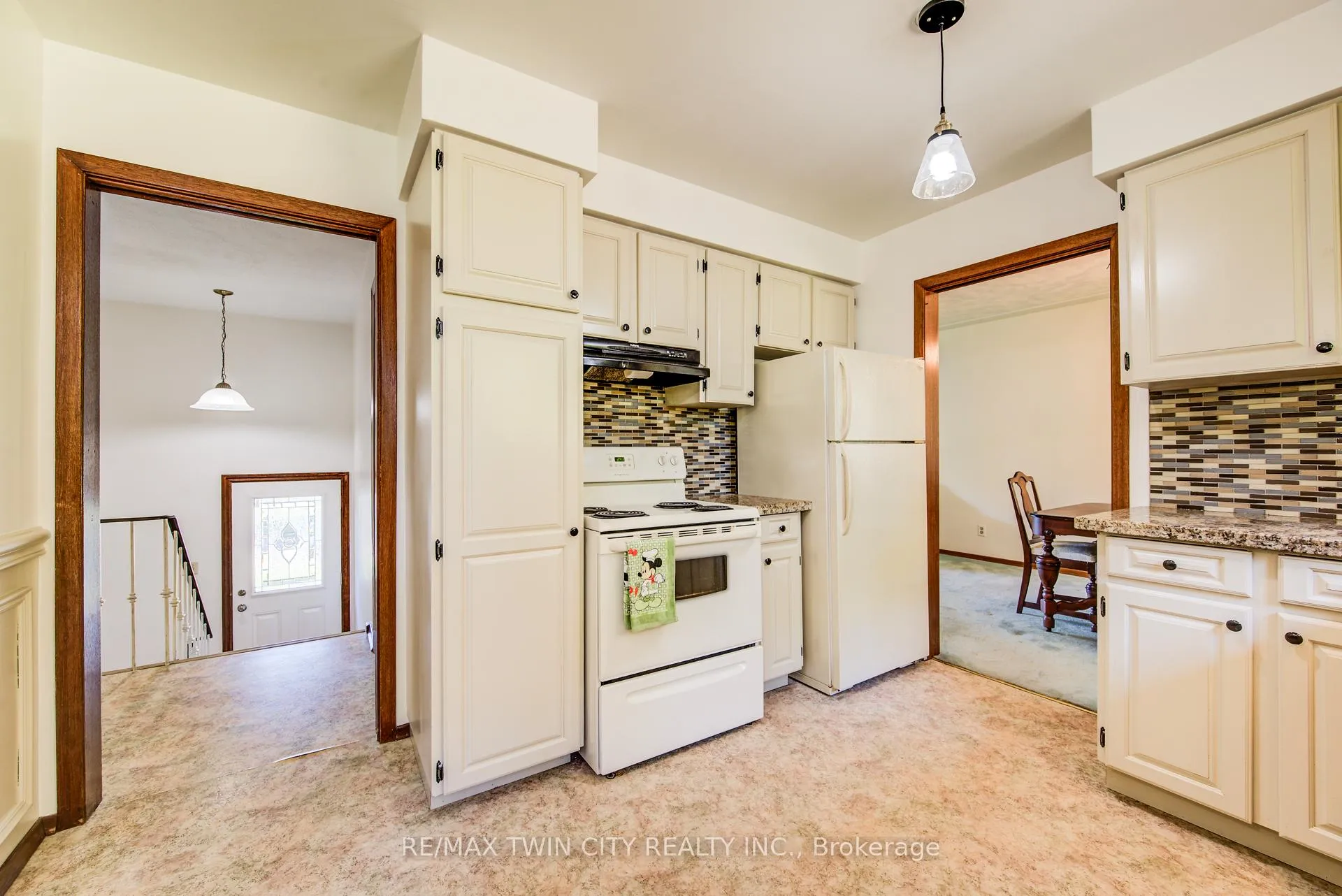 Photo 10 of 39 Kenwood Crescent, Guelph, Junction/Onward Willow — HOMEH